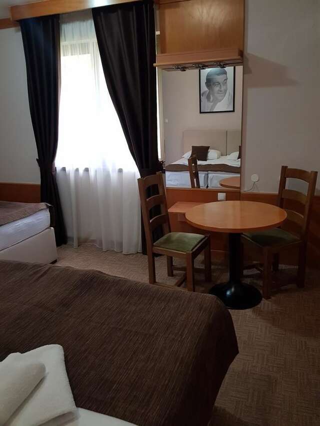 Отель Hotel Yugoslavia Никшич-5